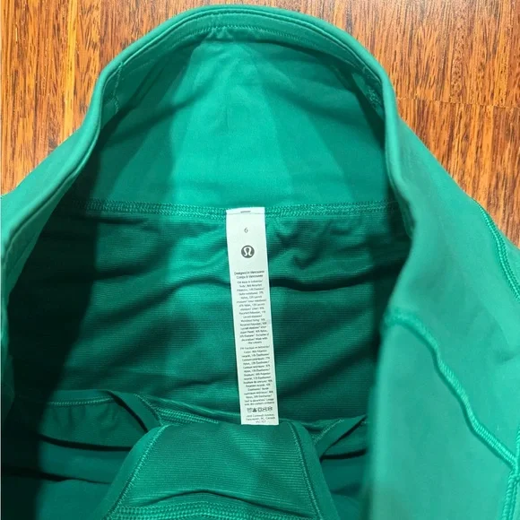 Lululemon Speed Up High-Rise Lined
Short 2.5" Raceway Green size 6 EUC - Picture 2 of 6